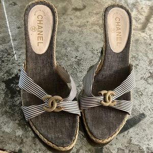 Chanel espadrilles black white stripe wedges